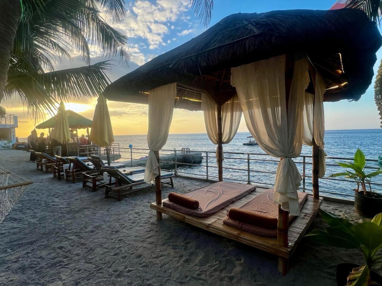 The Philip Ann Resort Мабини Екстериор снимка